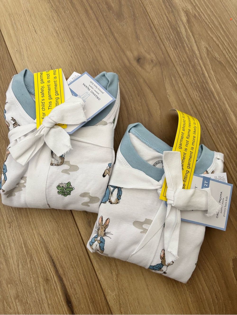 Potter Barn Peter Rabbit Pajama Set - Picture 2 of 4